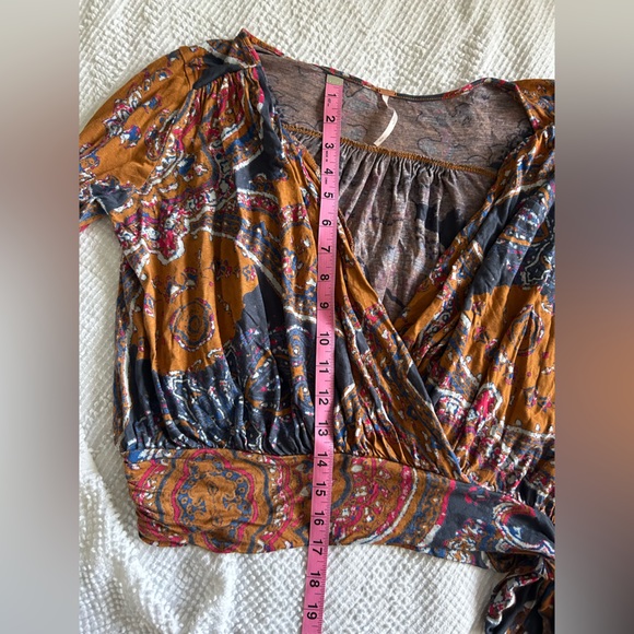 Free People Fionas Wrap Blouse Womens Size S Bell Sleeve Paisley Casual boho - Picture 8 of 9